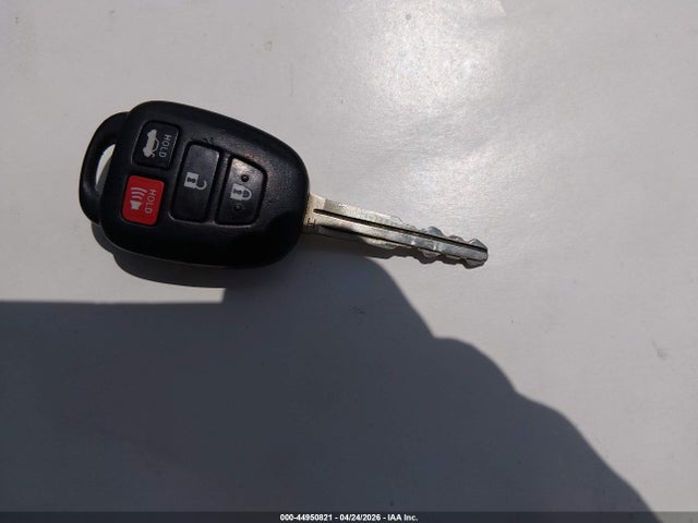 44950821 :رقم المزاد ، 4T1BF1FK6HU340145 vin ، 2017 Toyota Camry Le مزاد بيع