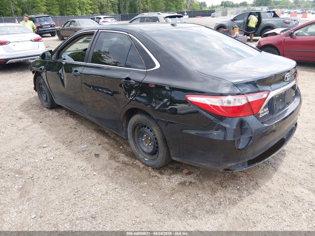 44950821 :رقم المزاد ، 4T1BF1FK6HU340145 vin ، 2017 Toyota Camry Le مزاد بيع