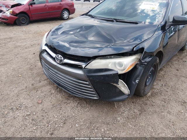 44950821 :رقم المزاد ، 4T1BF1FK6HU340145 vin ، 2017 Toyota Camry Le مزاد بيع
