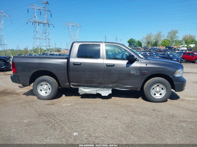 1C6RR7KT6RS157814 RAM 1500 Classic Tradesman 4x4 5&#039;7 Box