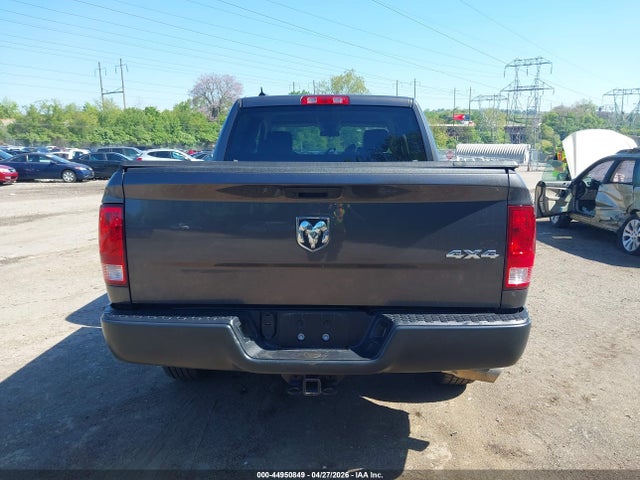 1C6RR7KT6RS157814 RAM 1500 Classic Tradesman 4x4 5&#039;7 Box