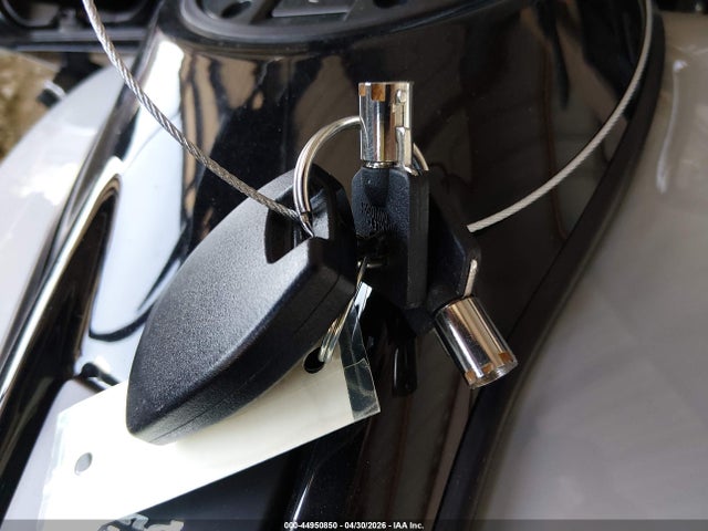 1HD1KH718SB618328 Harley-Davidson FLTRX