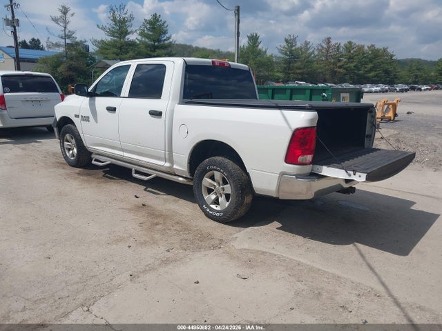 44950882 :رقم المزاد ، 3C6RR7KT2HG689213 vin ، 2017 Ram 1500 Tradesman  4x4 5'7 Box مزاد بيع