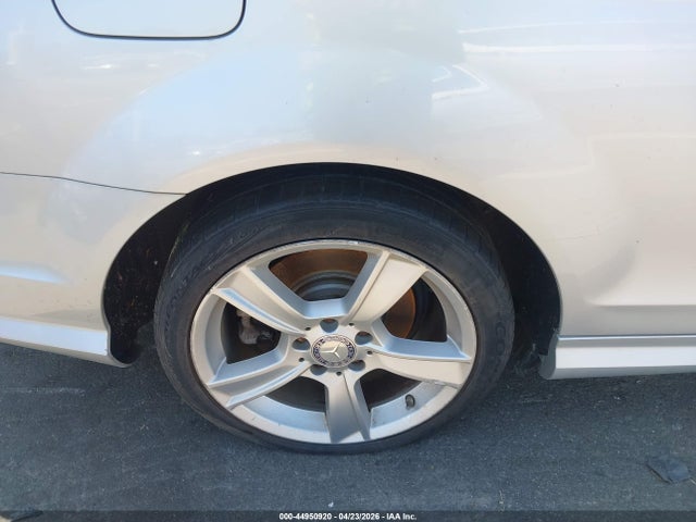 Aukcja sprzedaży 2012 Mercedes-benz C 250, vin: WDDGJ4HB8CF774528, numer aukcji: 44950920