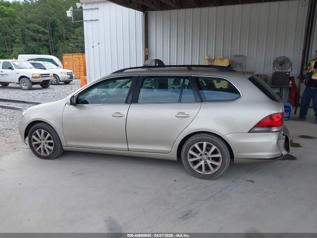 44950940 :رقم المزاد ، 3VWPP7AJ7DM609306 vin ، 2013 Volkswagen Jetta Sportwagen 2.5l Se مزاد بيع