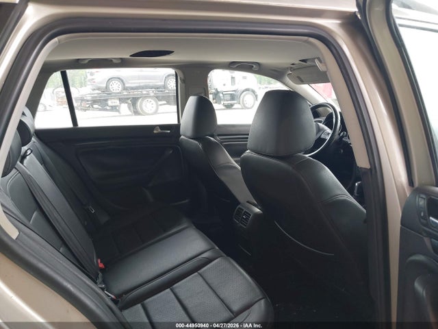 44950940 :رقم المزاد ، 3VWPP7AJ7DM609306 vin ، 2013 Volkswagen Jetta Sportwagen 2.5l Se مزاد بيع