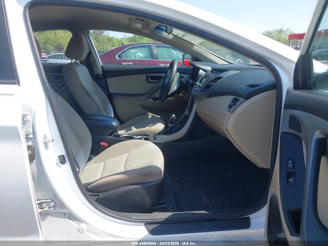 Продажа на аукционе авто 2016 Hyundai Elantra Se, vin: 5NPDH4AE8GH756717, номер лота: 44950988