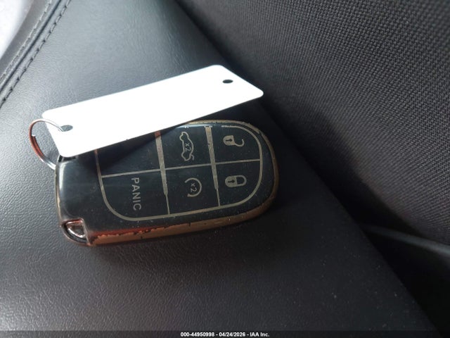 Продажа на аукционе авто 2015 Dodge Challenger Sxt, vin: 2C3CDZAG1FH774624, номер лота: 44950998