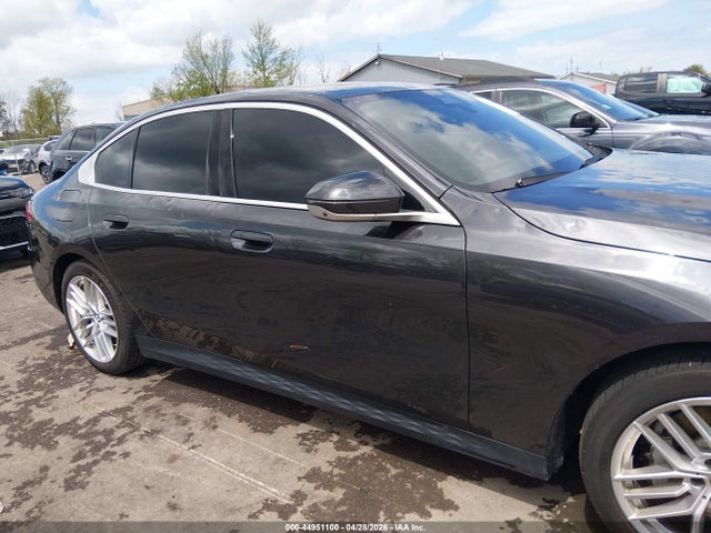 2025 Bmw 530i Xdrive მანქანა იყიდება აუქციონზე, vin: WBA53FJ09SCT25730, აუქციონის ნომერი: 44951100
