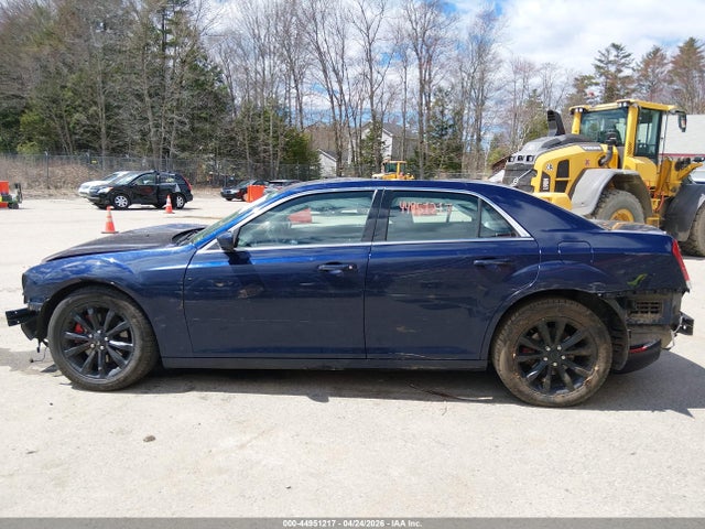 44951217 :رقم المزاد ، 2C3CCARG5FH760699 vin ، 2015 Chrysler 300 Limited مزاد بيع