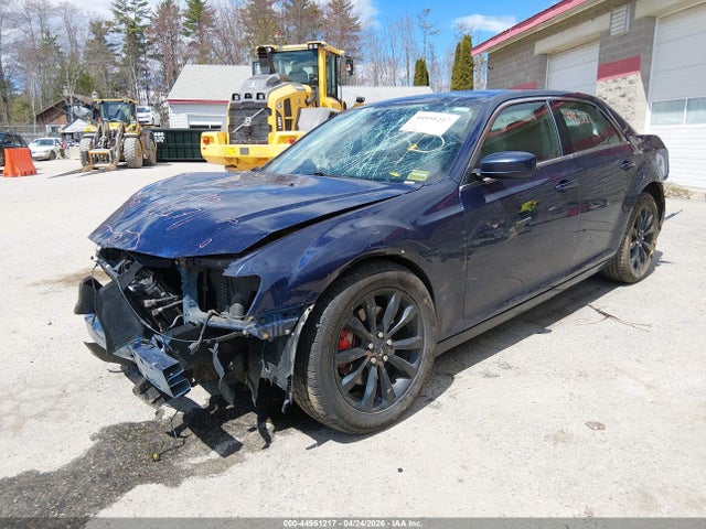 44951217 :رقم المزاد ، 2C3CCARG5FH760699 vin ، 2015 Chrysler 300 Limited مزاد بيع