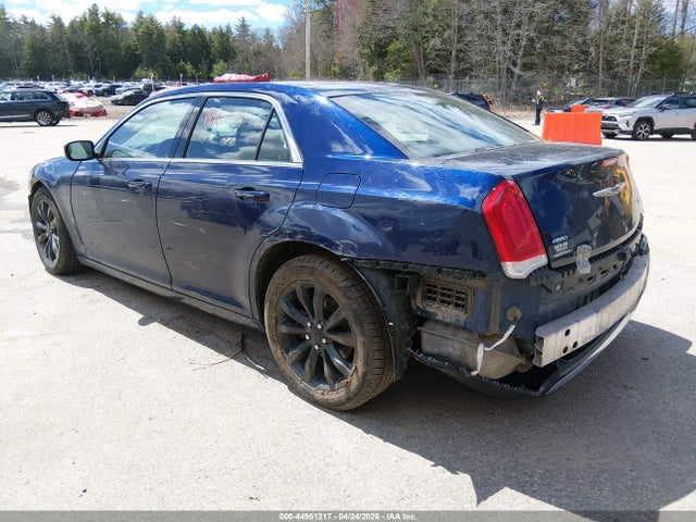 44951217 :رقم المزاد ، 2C3CCARG5FH760699 vin ، 2015 Chrysler 300 Limited مزاد بيع