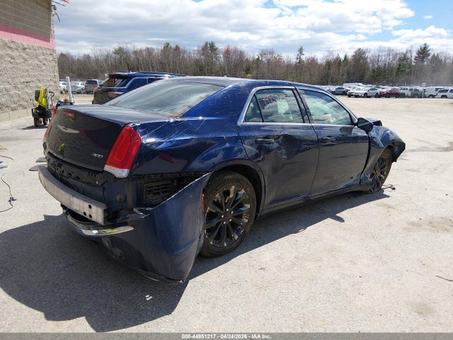 44951217 :رقم المزاد ، 2C3CCARG5FH760699 vin ، 2015 Chrysler 300 Limited مزاد بيع