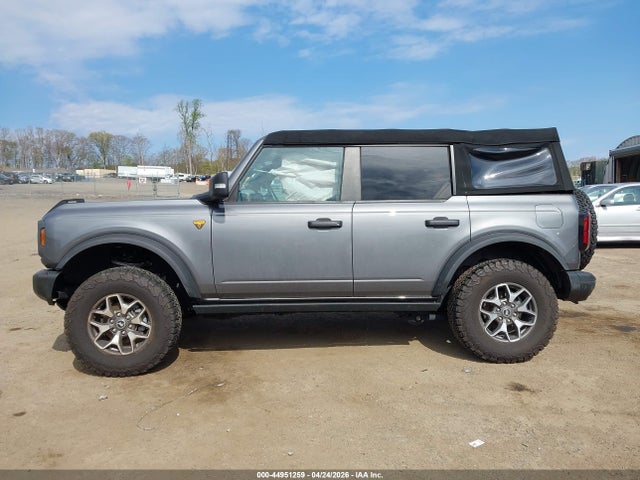 2023 Ford Bronco Badlands მანქანა იყიდება აუქციონზე, vin: 1FMEE5DP0PLB47452, აუქციონის ნომერი: 44951259