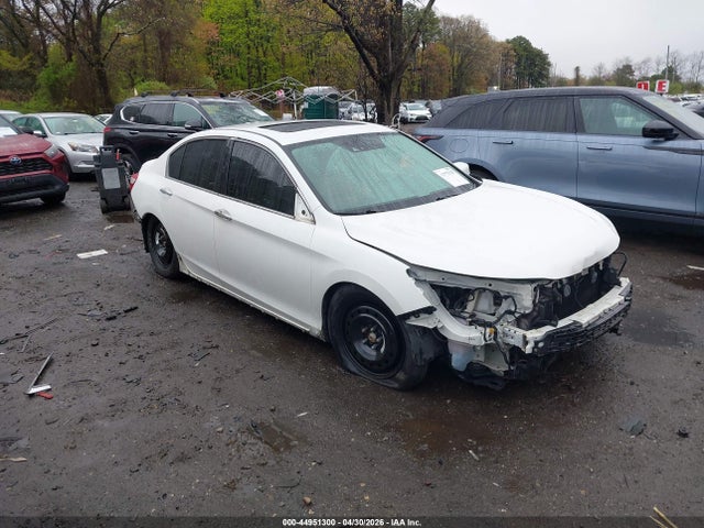 2017 Honda Accord Touring V6 მანქანა იყიდება აუქციონზე, vin: 1HGCR3F92HA035544, აუქციონის ნომერი: 44951300