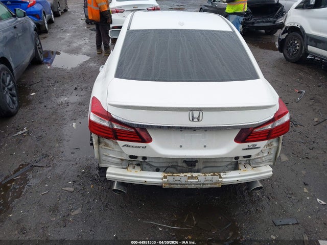 2017 Honda Accord Touring V6 მანქანა იყიდება აუქციონზე, vin: 1HGCR3F92HA035544, აუქციონის ნომერი: 44951300