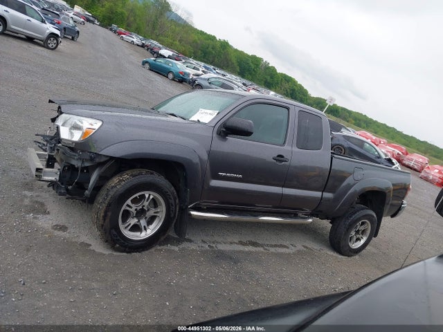 Продажа на аукционе авто 2015 Toyota Tacoma Base V6, vin: 5TFUU4EN0FX130197, номер лота: 44951302