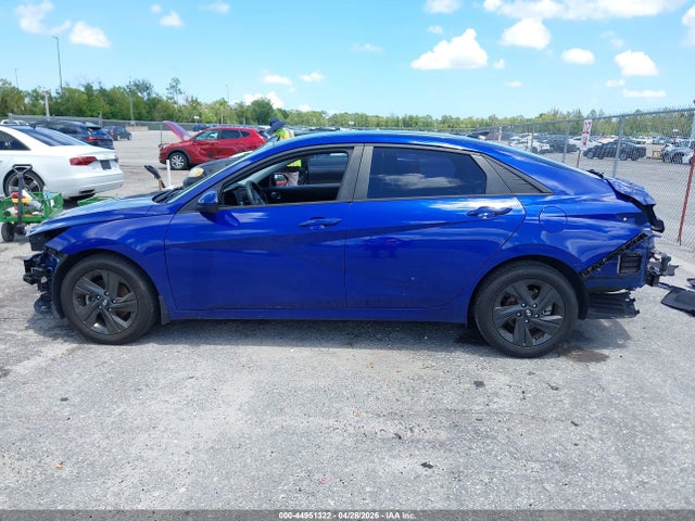 Продажа на аукционе авто 2022 Hyundai Elantra Sel, vin: KMHLM4AG4NU271739, номер лота: 44951322