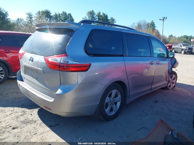 5TDKZ3DC6JS902378 Toyota Sienna Le 8 Passenger