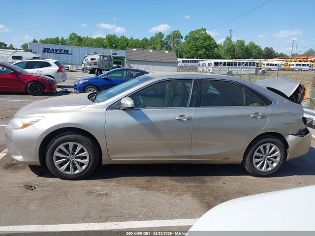 Продажа на аукционе авто 2017 Toyota Camry Le, vin: 4T1BF1FK5HU325233, номер лота: 44951351