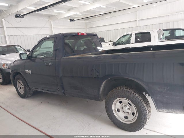 3C6JR6DG3JG323581 RAM 1500 Tradesman 4x2 8&#039; Box