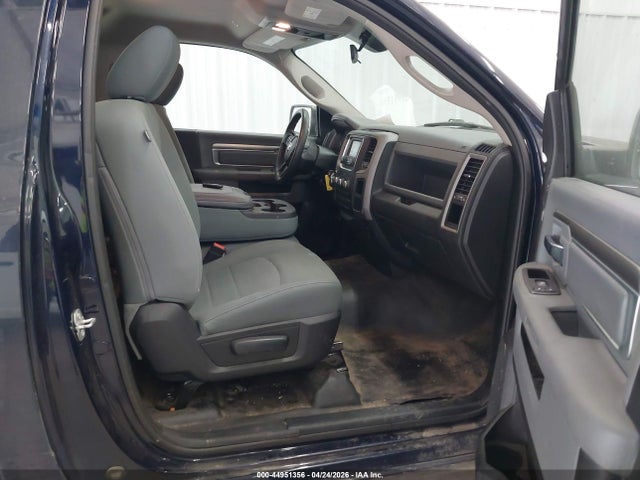 3C6JR6DG3JG323581 RAM 1500 Tradesman 4x2 8&#039; Box