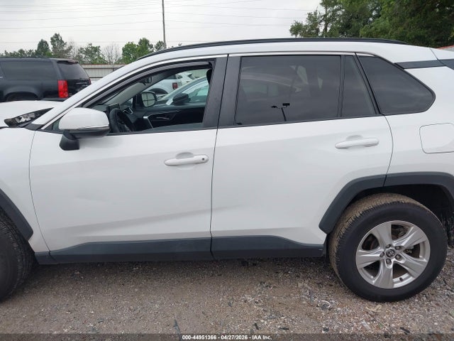 44951366 :رقم المزاد ، 2T3W1RFV9MW128883 vin ، 2021 Toyota Rav4 Xle مزاد بيع