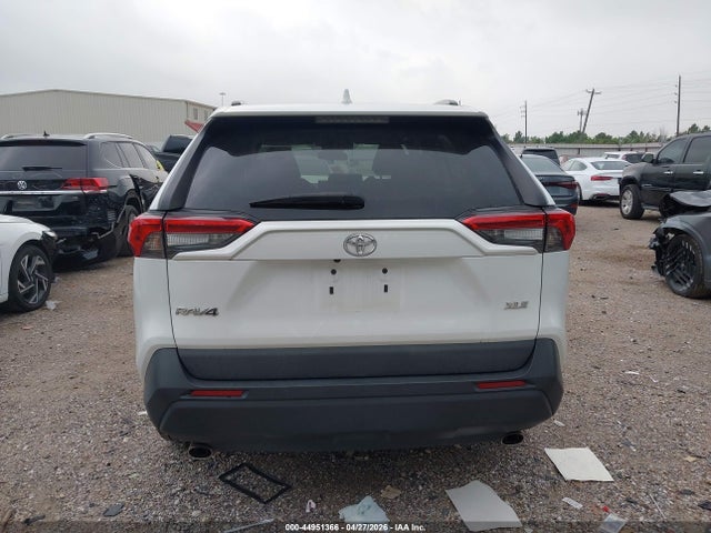 44951366 :رقم المزاد ، 2T3W1RFV9MW128883 vin ، 2021 Toyota Rav4 Xle مزاد بيع