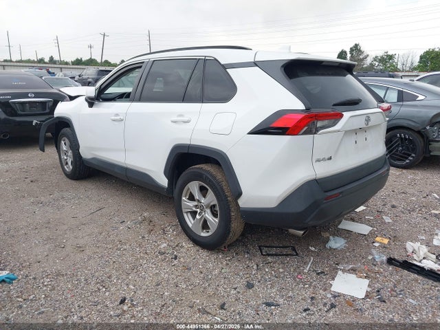 44951366 :رقم المزاد ، 2T3W1RFV9MW128883 vin ، 2021 Toyota Rav4 Xle مزاد بيع