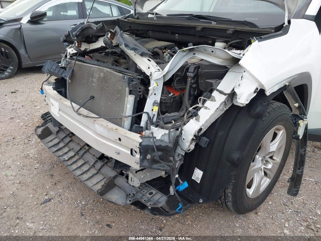 44951366 :رقم المزاد ، 2T3W1RFV9MW128883 vin ، 2021 Toyota Rav4 Xle مزاد بيع