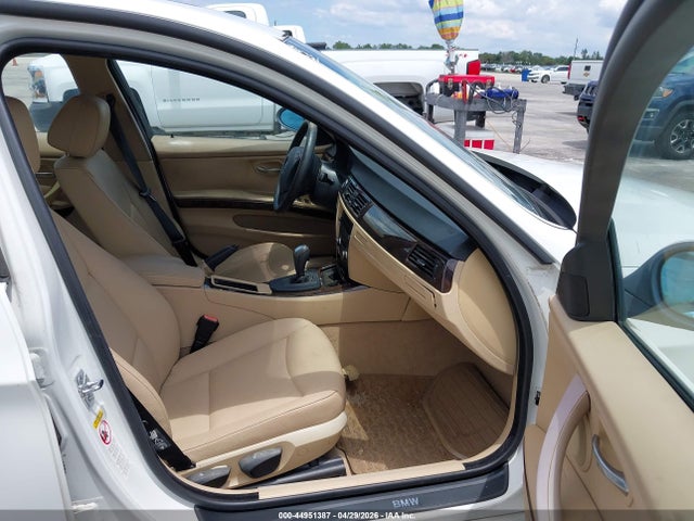 Продажа на аукционе авто 2008 Bmw 328i, vin: WBAVA37518NL52151, номер лота: 44951387