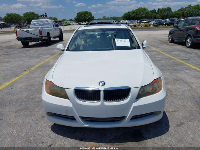 Продажа на аукционе авто 2008 Bmw 328i, vin: WBAVA37518NL52151, номер лота: 44951387