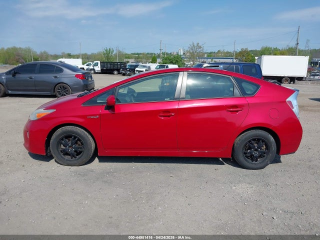 Toyota Prius Three 2015 JTDKN3DU3F1915940 Image 13