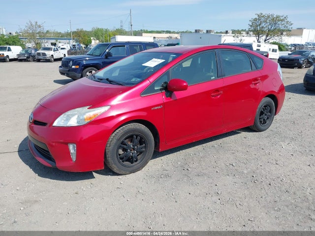 Toyota Prius Three 2015 JTDKN3DU3F1915940 Image 2