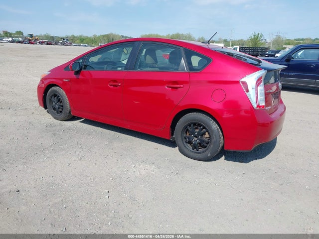 Toyota Prius Three 2015 JTDKN3DU3F1915940 Image 3