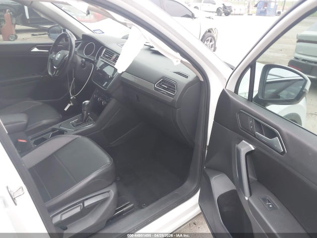 2018 Volkswagen Tiguan 2.0t Se/2.0t Sel მანქანა იყიდება აუქციონზე, vin: 3VV3B7AX7JM005840, აუქციონის ნომერი: 44951495