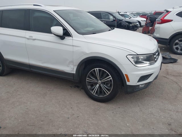 2018 Volkswagen Tiguan 2.0t Se/2.0t Sel მანქანა იყიდება აუქციონზე, vin: 3VV3B7AX7JM005840, აუქციონის ნომერი: 44951495