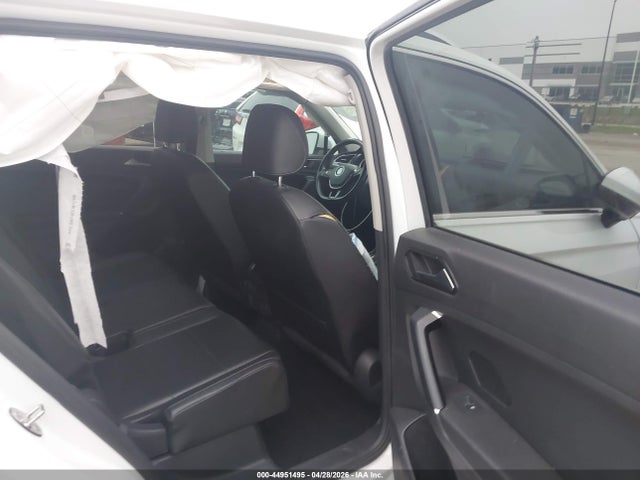 2018 Volkswagen Tiguan 2.0t Se/2.0t Sel მანქანა იყიდება აუქციონზე, vin: 3VV3B7AX7JM005840, აუქციონის ნომერი: 44951495
