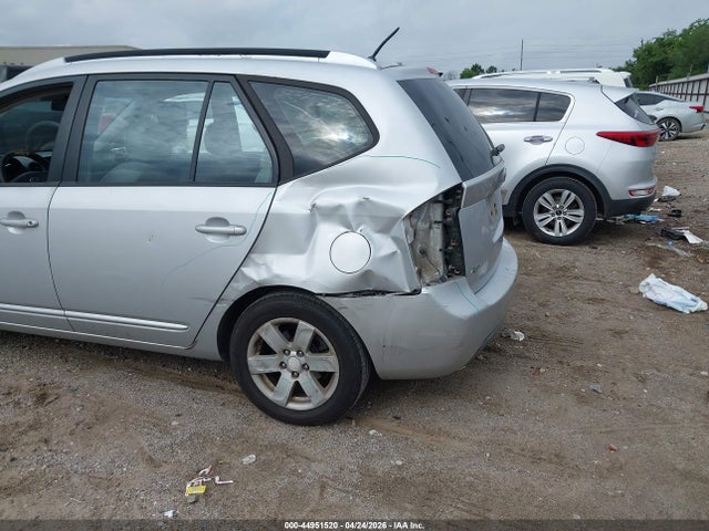 44951520 :رقم المزاد ، KNAFG525977037283 vin ، 2007 Kia Rondo Lx مزاد بيع