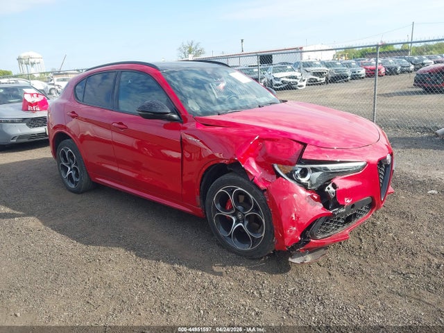 2022 Alfa Romeo Stelvio Veloce Ti Awd მანქანა იყიდება აუქციონზე, vin: ZASPAKBN6N7D42509, აუქციონის ნომერი: 44951597