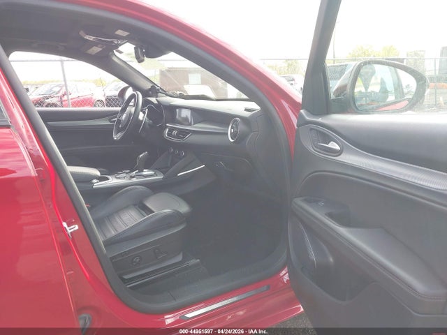 2022 Alfa Romeo Stelvio Veloce Ti Awd მანქანა იყიდება აუქციონზე, vin: ZASPAKBN6N7D42509, აუქციონის ნომერი: 44951597
