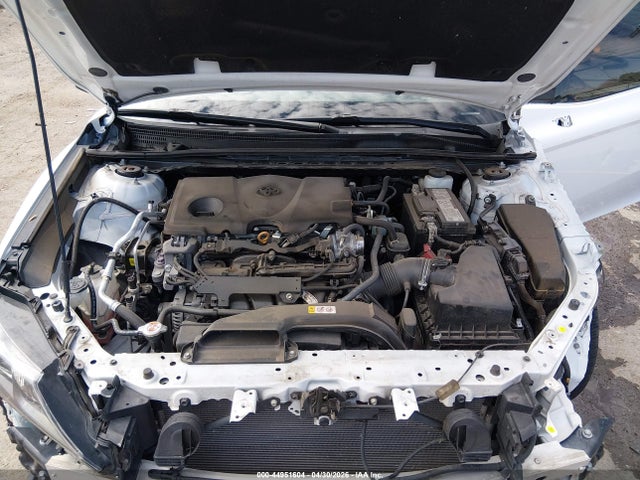 44951604 :رقم المزاد ، 4T1G11AK2MU587636 vin ، 2021 Toyota Camry Se مزاد بيع