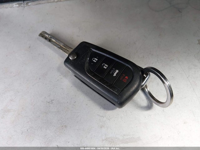 44951604 :رقم المزاد ، 4T1G11AK2MU587636 vin ، 2021 Toyota Camry Se مزاد بيع