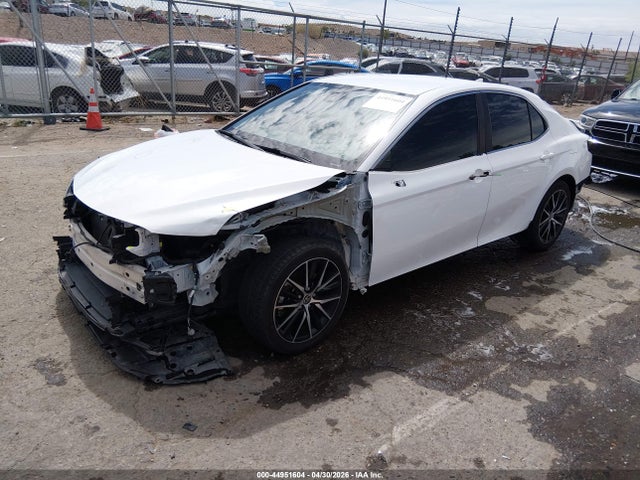 44951604 :رقم المزاد ، 4T1G11AK2MU587636 vin ، 2021 Toyota Camry Se مزاد بيع