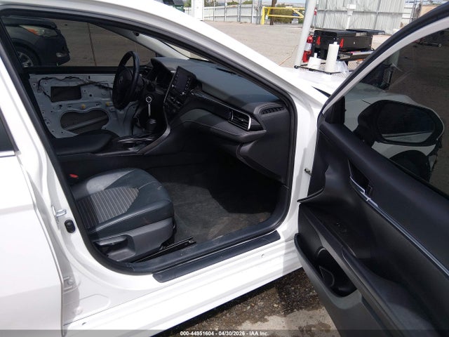 44951604 :رقم المزاد ، 4T1G11AK2MU587636 vin ، 2021 Toyota Camry Se مزاد بيع