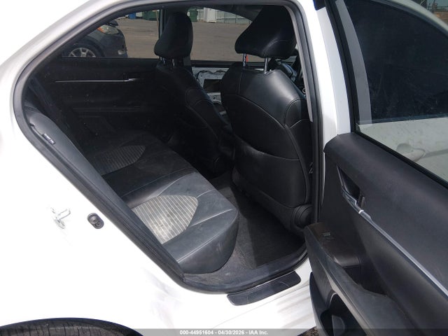 44951604 :رقم المزاد ، 4T1G11AK2MU587636 vin ، 2021 Toyota Camry Se مزاد بيع