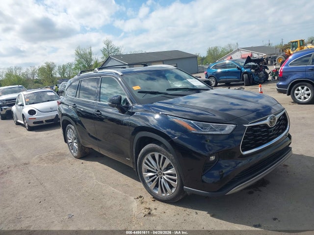 2025 Toyota Highlander Hybrid Platinum მანქანა იყიდება აუქციონზე, vin: 5TDEBRCH9SS655621, აუქციონის ნომერი: 44951611