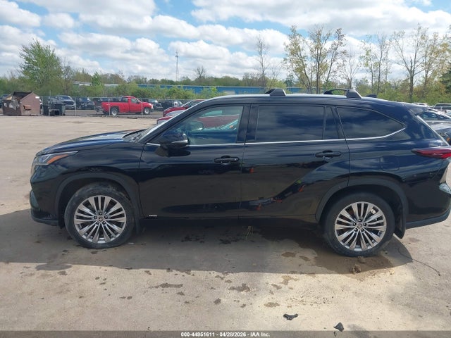 2025 Toyota Highlander Hybrid Platinum მანქანა იყიდება აუქციონზე, vin: 5TDEBRCH9SS655621, აუქციონის ნომერი: 44951611