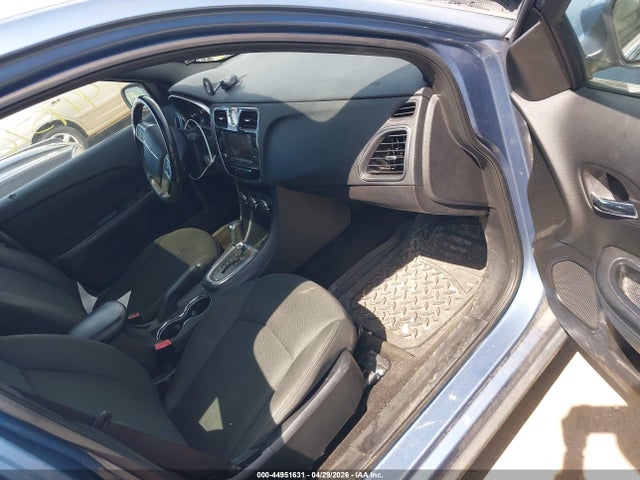 2011 Chrysler 200 Touring მანქანა იყიდება აუქციონზე, vin: 1C3BC1FBXBN593083, აუქციონის ნომერი: 44951631