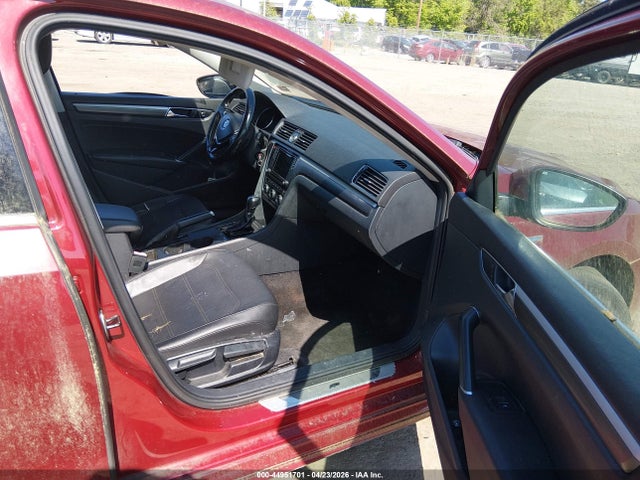 1VWDT7A37HC035457 Volkswagen Passat 1.8t R-line